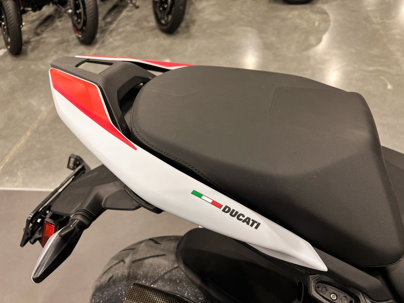 2024 Ducati MULTISTRADA V4 RS Image 9