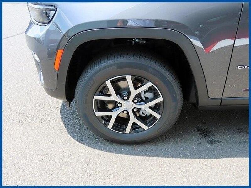 New 2025 Jeep Grand Cherokee LimitedImage 4