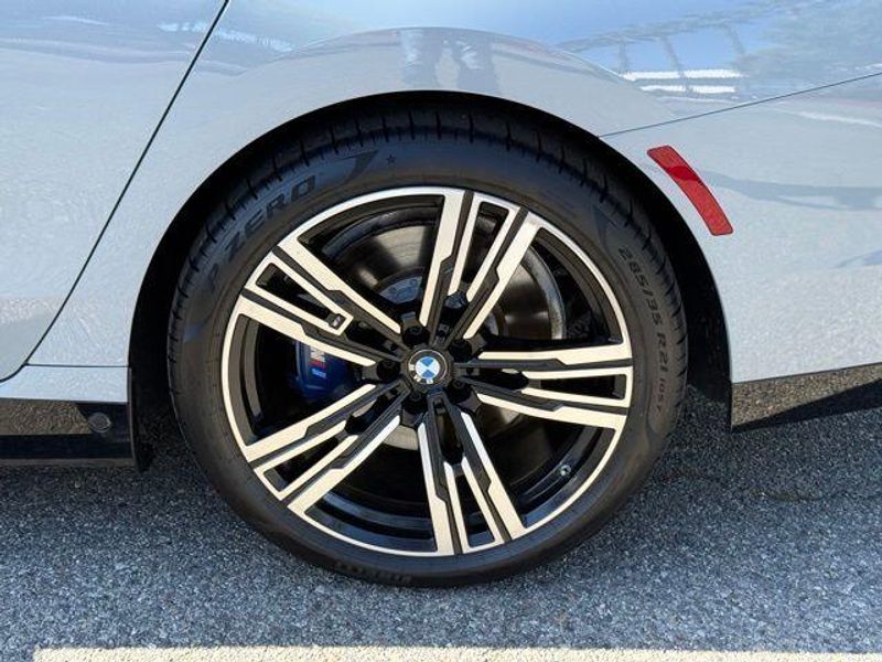 Used 2023 BMW i7 xDrive60Image 14