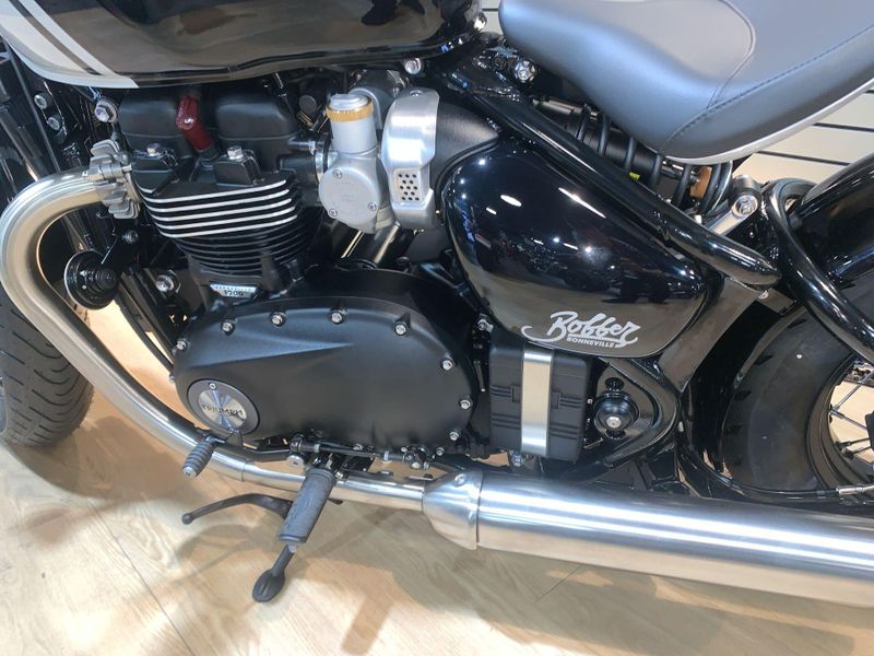 New 2025 Triumph BONNEVILLE BOBBER Image 8