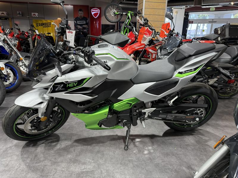 Used 2024 Kawasaki Z7 Hybrid ABS Image 9