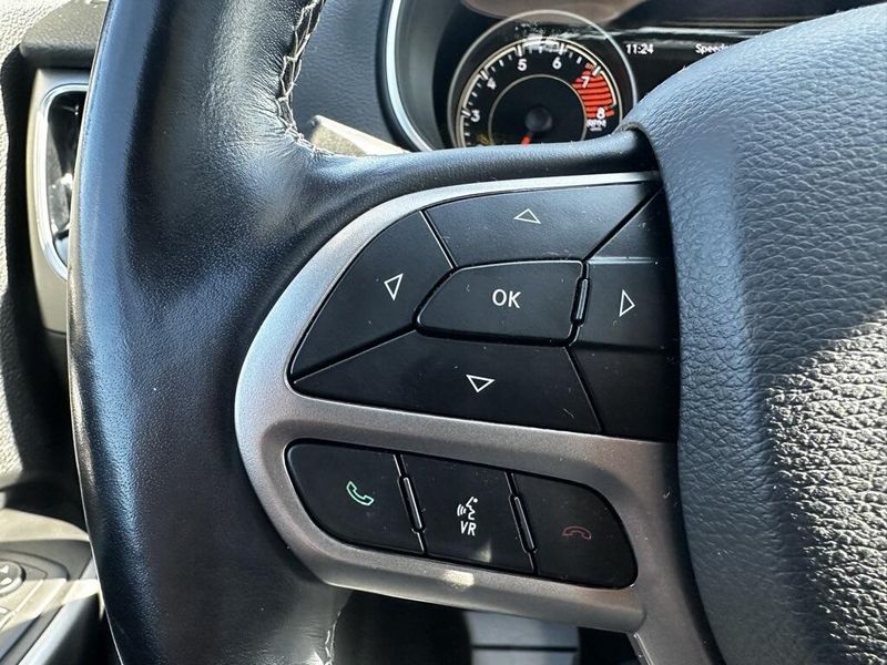 2021 Jeep Cherokee Altitude Latitude Lux photo 14