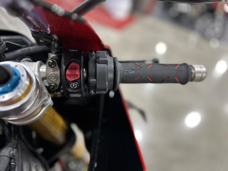 Used 2024 Ducati PANIGALE V4 SP2 30TH ANNIVERSARIO 916 Image 12