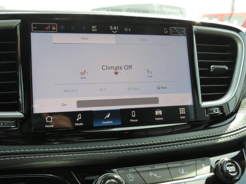 New 2026 Chrysler Voyager LxImage 12