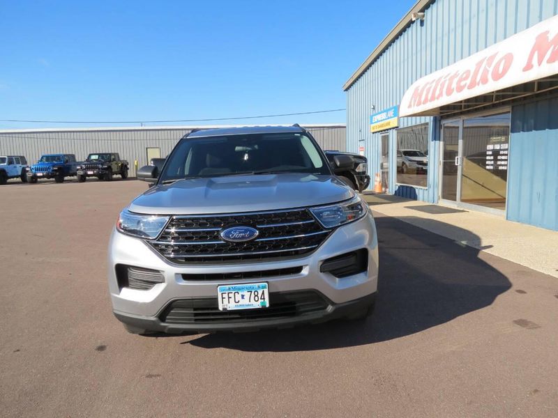 2020 Ford Explorer XLT AWD 4dr SUVImage 4