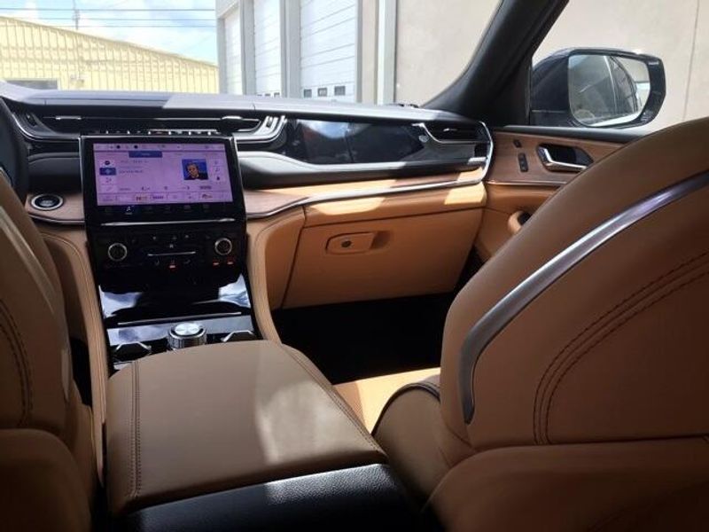 2025 Jeep Grand Cherokee L Summit Reserve 4x4Image 12