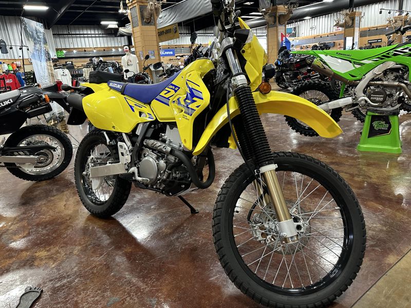 2024 Suzuki DRZ 400S BLACK AND YELLOWImage 8