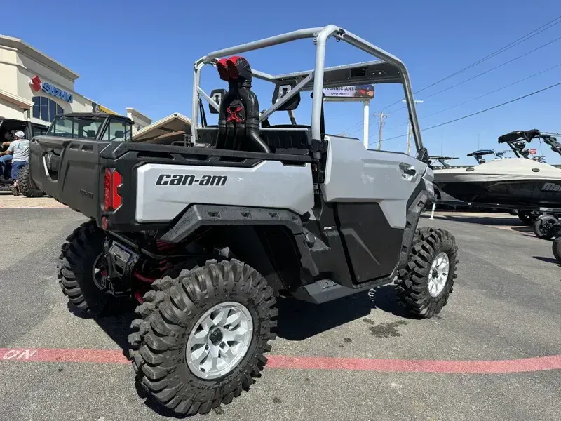 2025 Can-Am DEFENDER X MR HD10 WITH HALF DOORS HYPER SILVER AND LEGION REDImage 6