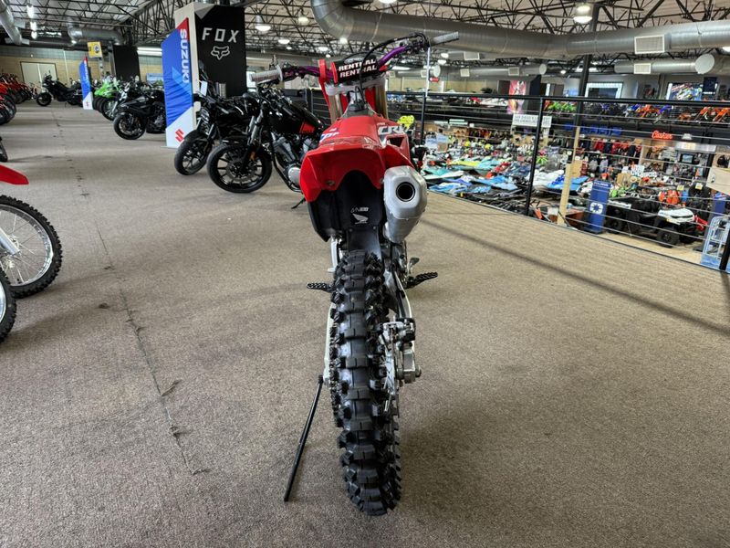 2022 Honda CRF250R Image 9