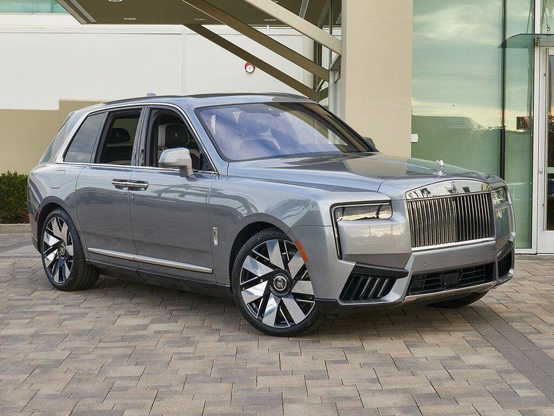 New 2026 Rolls-Royce Cullinan Image 5