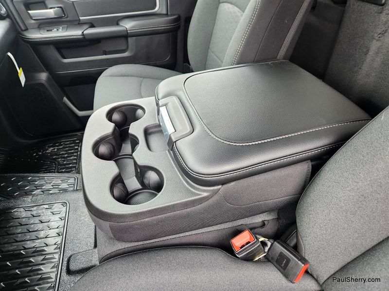 New 2026 RAM 5500 Big Horn Chassis Regular Cab 4x2 120' Ca