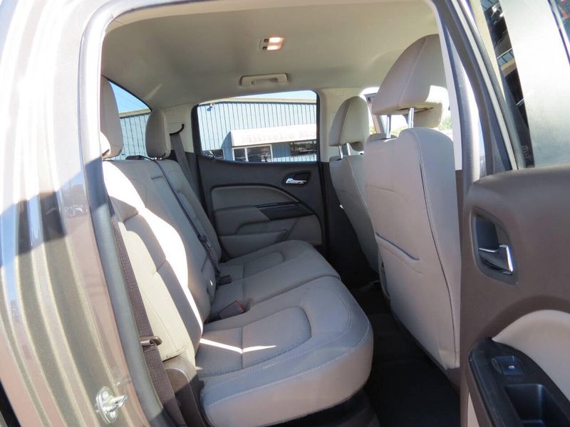 2015 GMC Canyon SLE 4x4 4dr Crew Cab 5 ft. SBImage 24