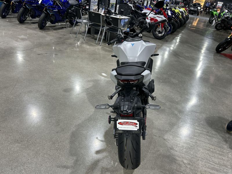 Used 2025 Yamaha MT-09 Image 15