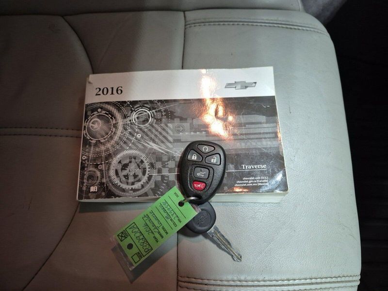 2016 Chevrolet Traverse LTImage 14