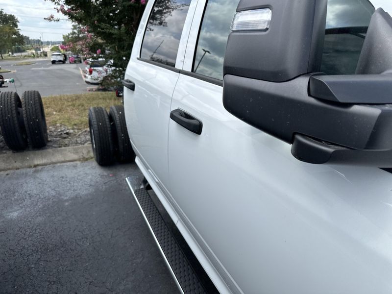 New 2025 RAM 3500 Tradesman Crew Cab Chassis 4x4 60