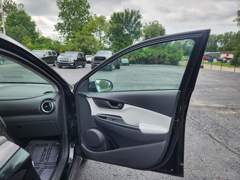 Used 2023 Hyundai Kona SEL