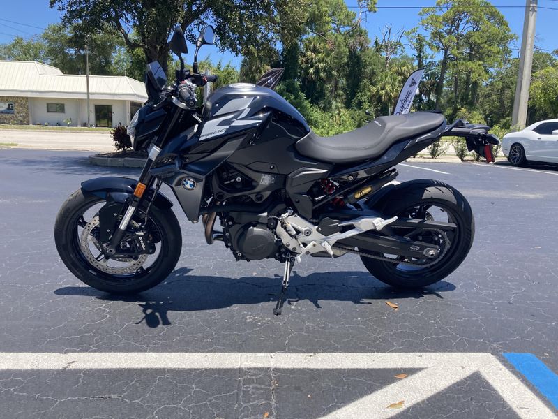 2025 BMW F 900 R