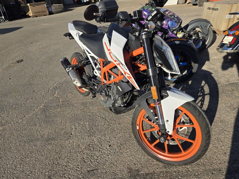 USED 2019 KTM DUKE 390 Image 1