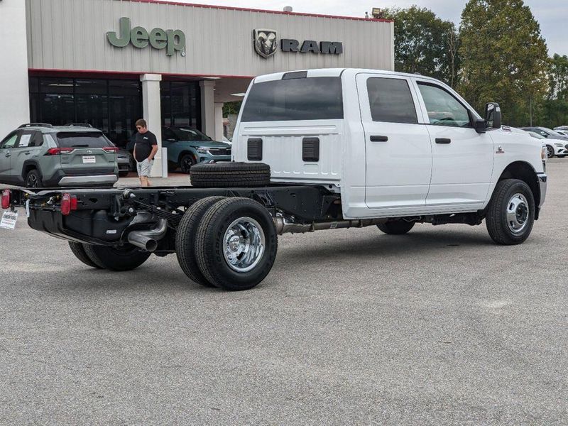 2024 RAM 3500 Tradesman Crew Cab Chassis 4x4 60