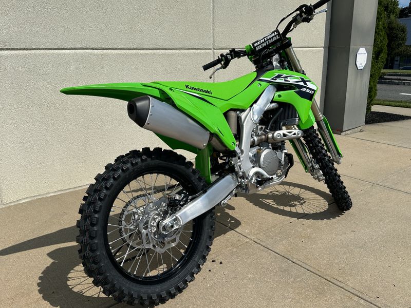 2024 Kawasaki KX 250 in a Lime Green exterior color. Cross Country Powersports 732-491-2900 crosscountrypowersports.com 