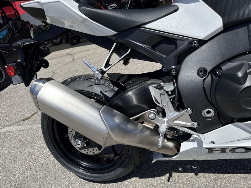 New 2027 Honda CBR1000RR Image 18