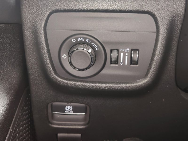 Used 2024 Jeep Grand Cherokee Altitude X 4X4 w/SunroofImage 28