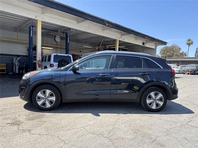 2019 Kia Niro Plug-In Hybrid LXImage 2