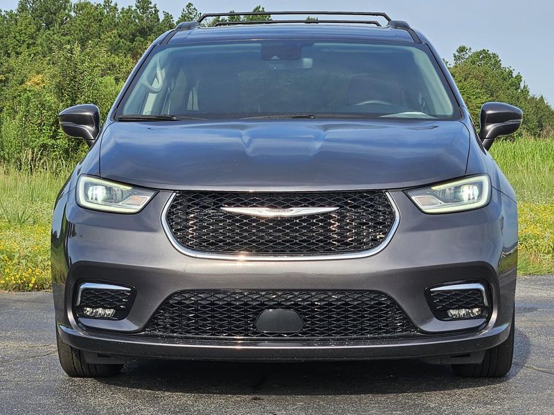 2022 Chrysler Pacifica TOURING LImage 2