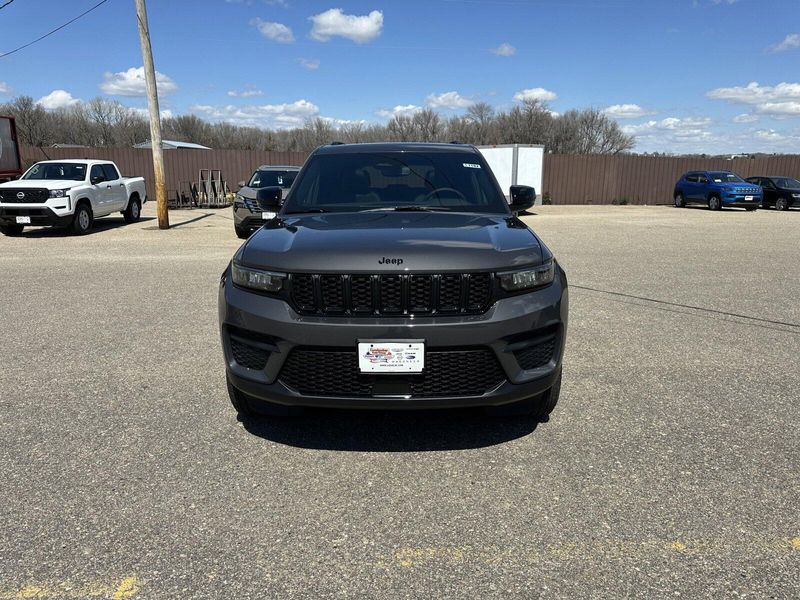 2024 Jeep Grand Cherokee Altitude X 4x4Image 3