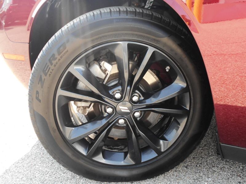 2022 Dodge Challenger SXTImage 10