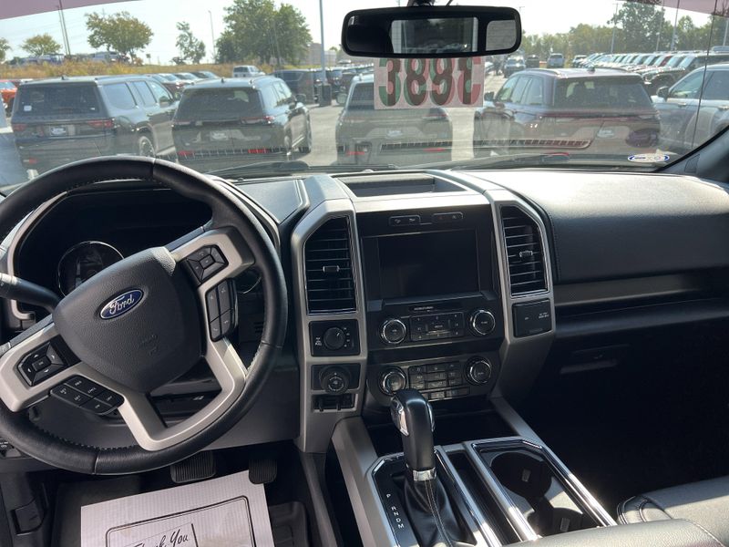 2019 Ford F-150 Lariat photo 17