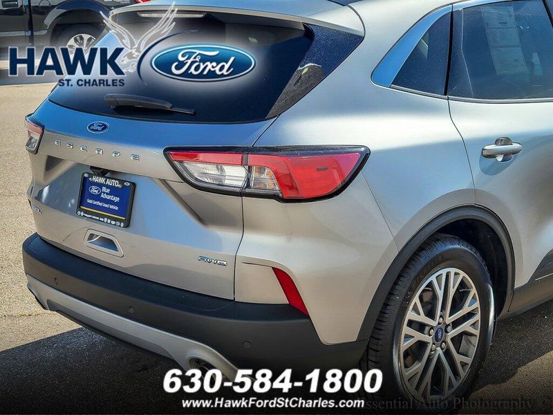 2022 Ford Escape SEL photo 4