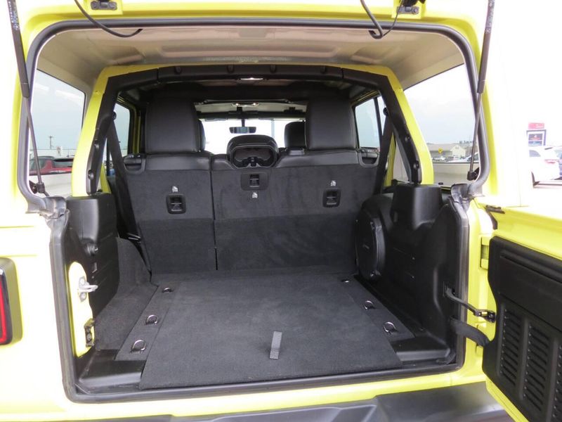 Used 2023 Jeep Wrangler Rubicon 4x4 4dr SUVImage 6