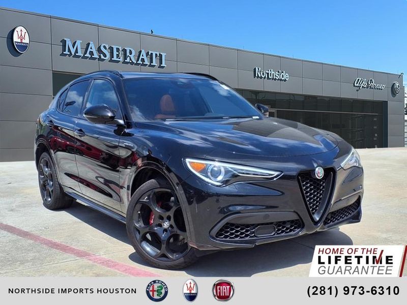 2022 Alfa Romeo Stelvio VeloceImage 1