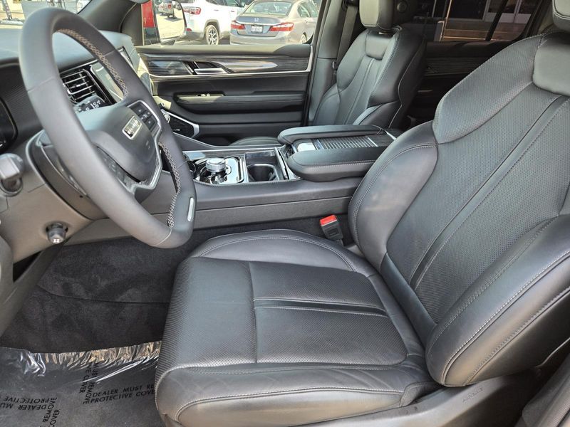 2022 Jeep Wagoneer Series II 4x4