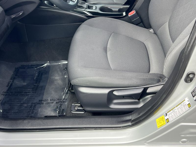 Used 2022 Toyota Corolla LEImage 16
