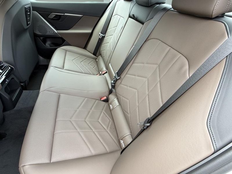 2025 BMW i5 eDrive40Image 28