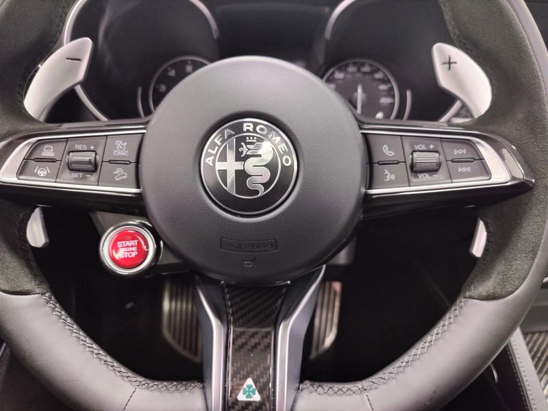 2023 Alfa Romeo Stelvio Quadrifoglio AWD w/Sunroof/ActivImage 32