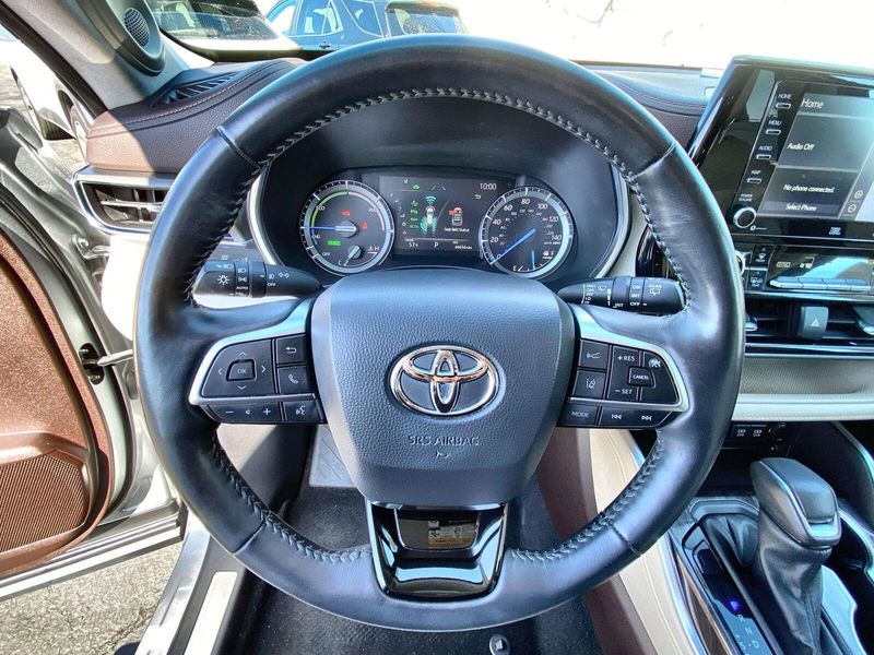 2021 Toyota Highlander LimitedImage 13