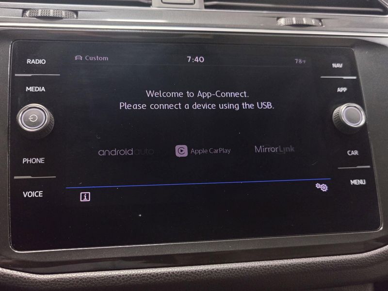 Used 2019 Volkswagen Tiguan SEL AWD w/Sunroof/NavImage 25