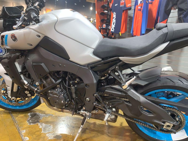 New 2025 Yamaha MT-10 Image 16