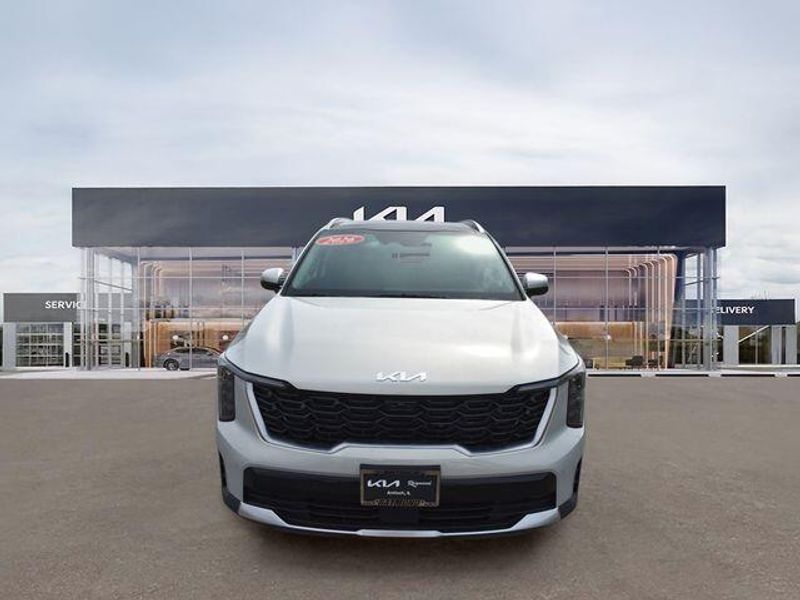New 2026 Kia Sorento SXImage 9