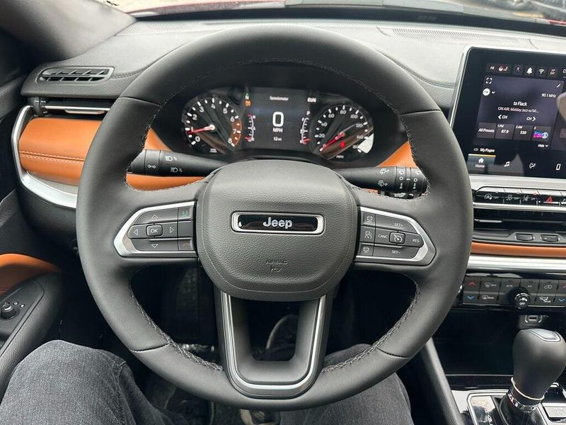 2025 Jeep Compass Limited 4x4Image 2