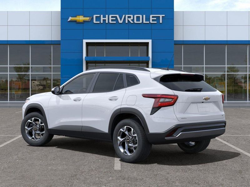 New 2025 Chevrolet Trax LTImage 3