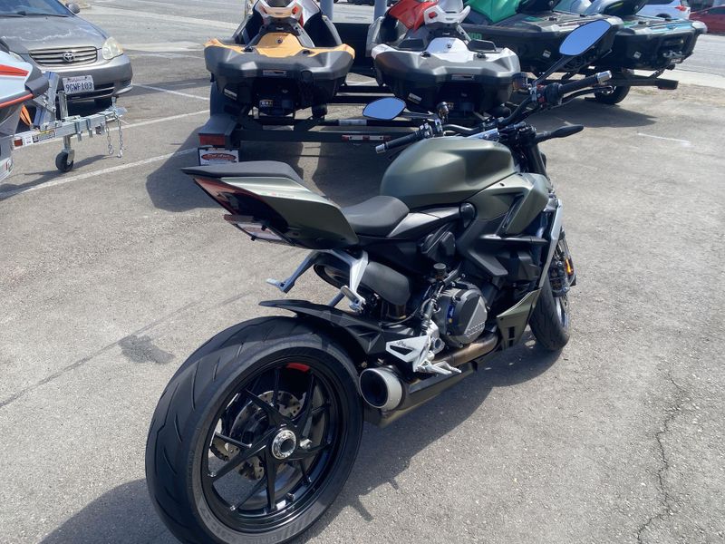 Used 2025 Ducati STREETFIGHTER V2 Image 17