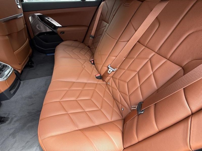 2025 BMW 7 Series 760i xDriveImage 28