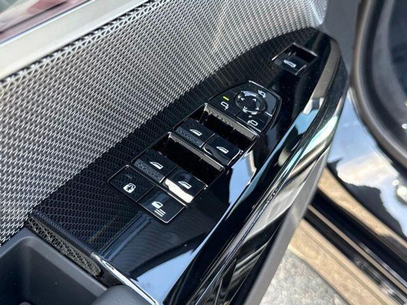 New 2026 BMW 7 Series 750e xDriveImage 17