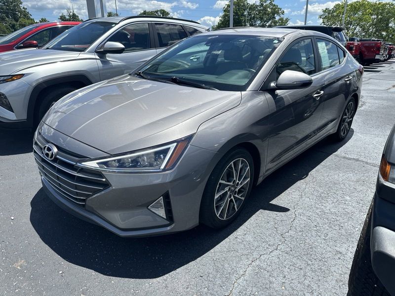 2020 Hyundai Elantra LimitedImage 1