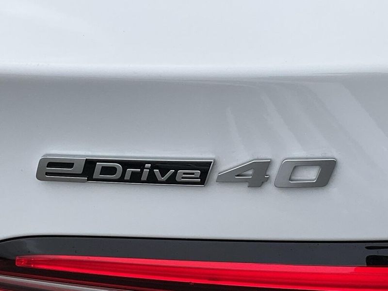 2025 BMW i5 eDrive40Image 13