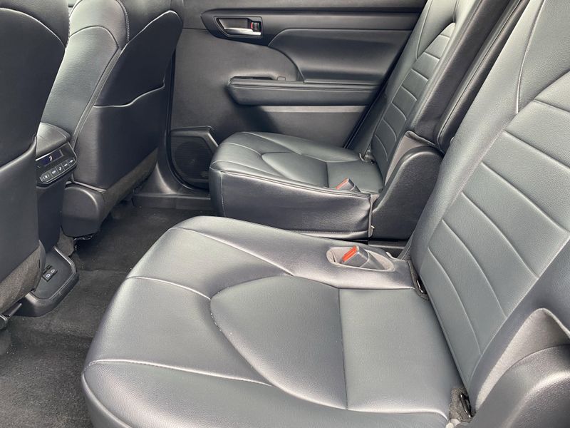 2022 Toyota Highlander XLEImage 17